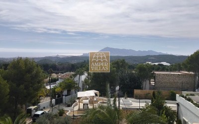 Фантастическая вилла с панорамным видом на море..